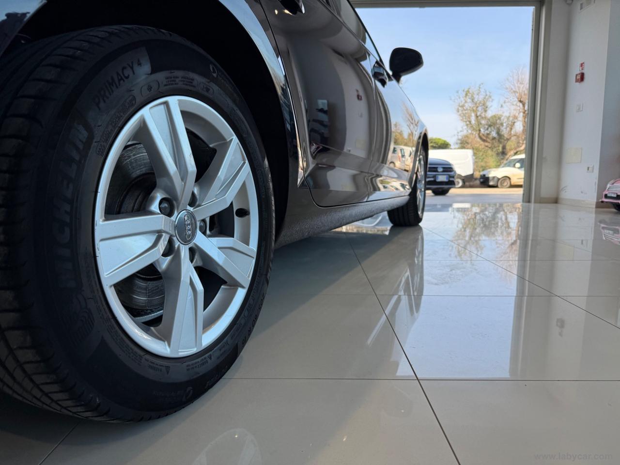 AUDI A4 Avant 30 TDI S tronic Business Sport