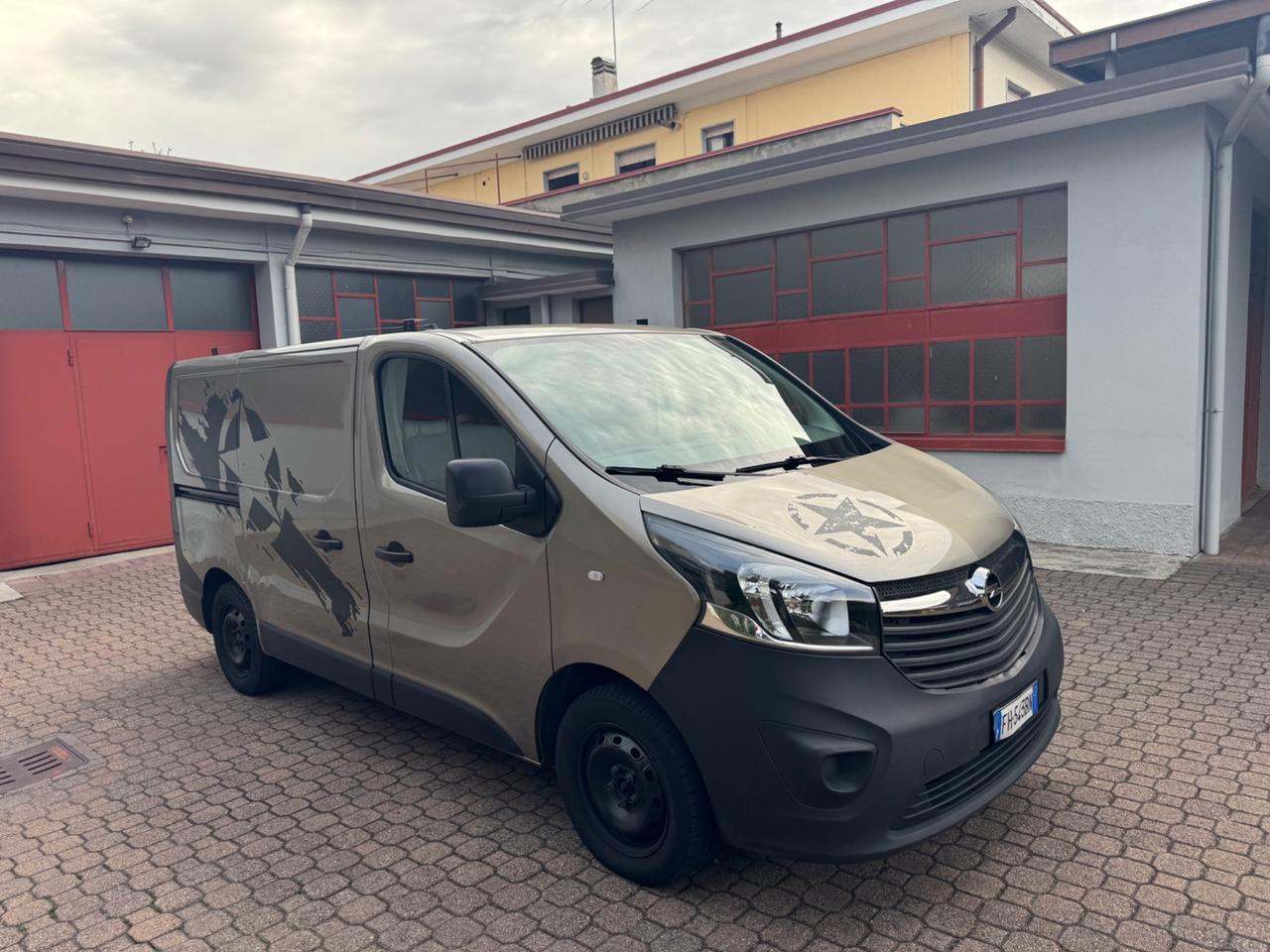 FURGONE OPEL VIVARO