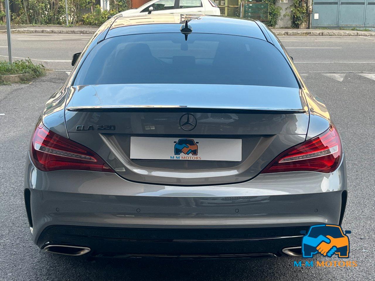 Mercedes-Benz CLA 200 Premium AMG