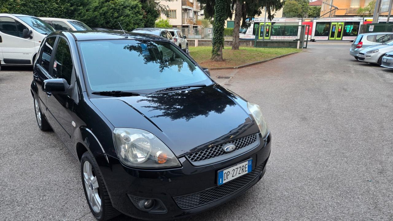 Ford Fiesta 1.4 TDCi 5p. Ghia