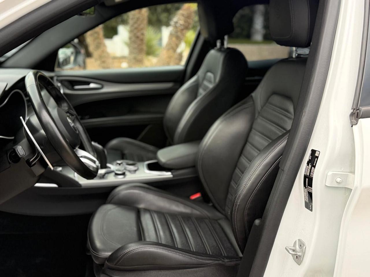 Alfa Stelvio 2.2 Td 210 CV AT8 Q4 Veloce New Model