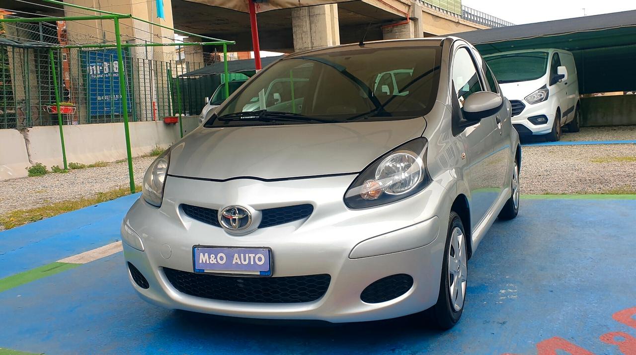 TOYOTA AYGO 1.0 BENZINA 4.450 CON VOLTURA E/5