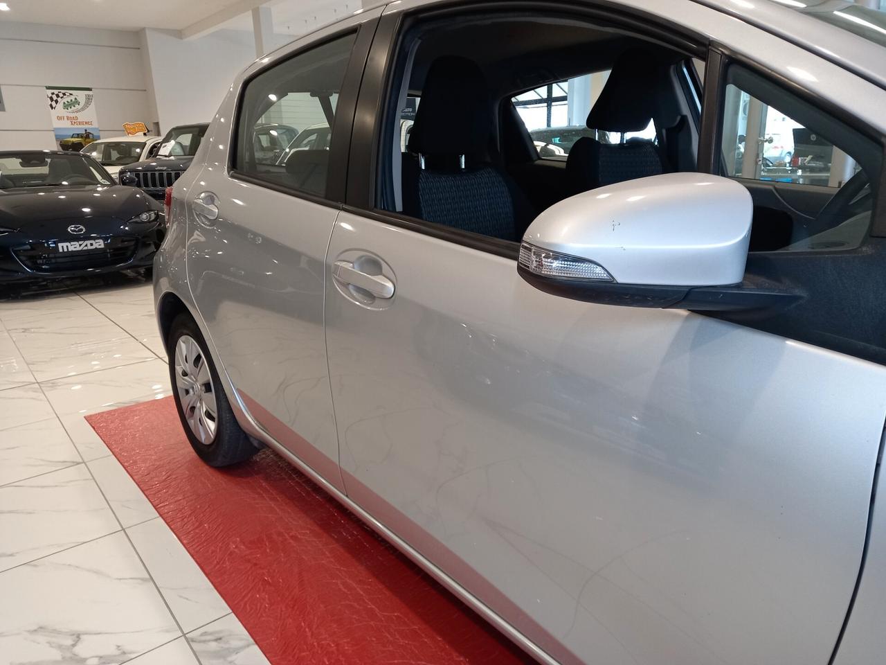 Toyota Yaris 1.0 5 porte Active