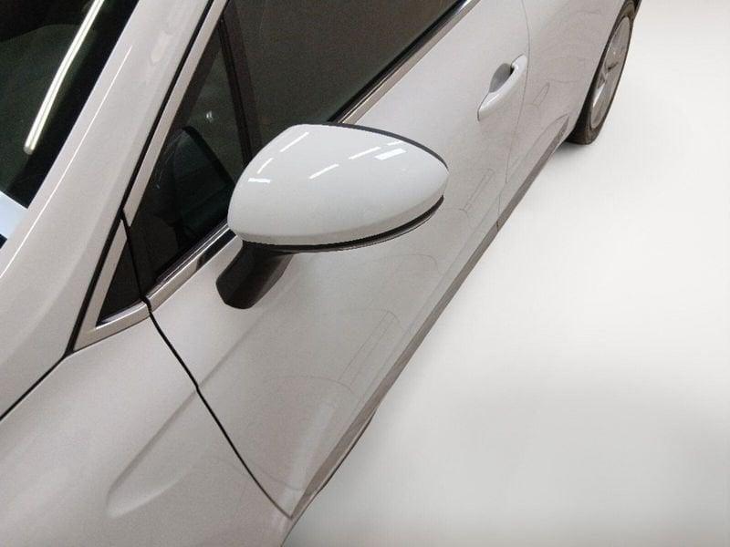 Renault Clio 1.6 E-Tech hybrid Intens 140cv auto my21