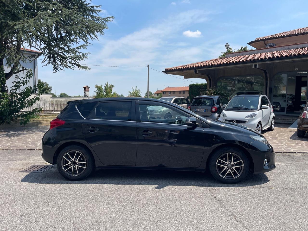 Toyota Auris 1.4 D-4D Lounge