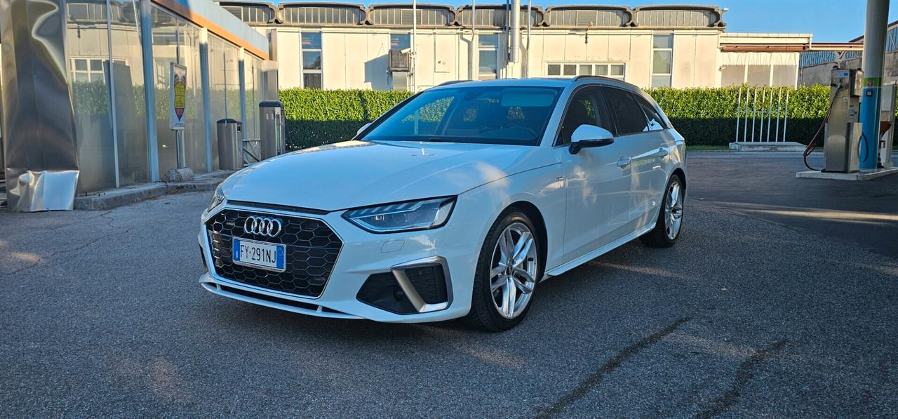 Audi A4 Avant 40 TDI quattro S tronic S Line