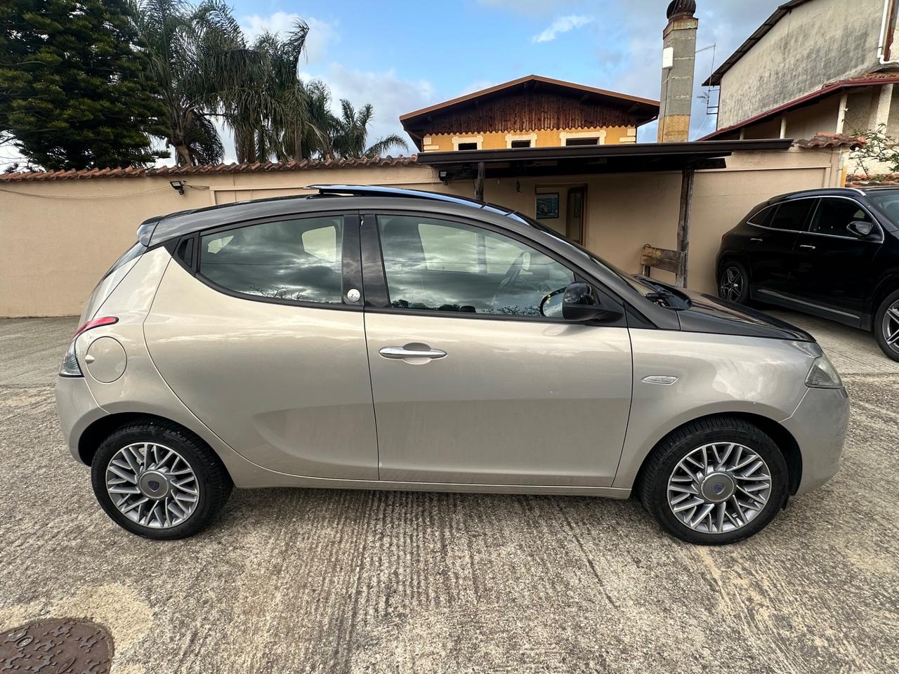 Lancia Ypsilon 1.2 69 CV 5 porte GPL Ecochic Platinum