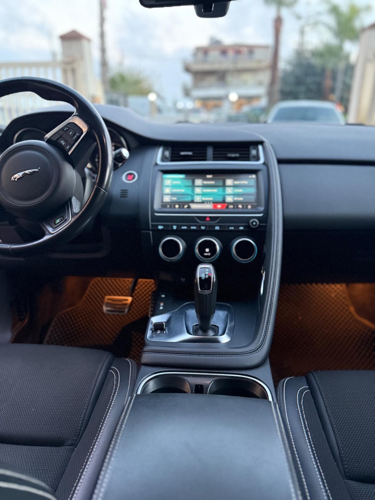 Jaguar E-Pace 2.0D 180 CV AWD R-Dynamic