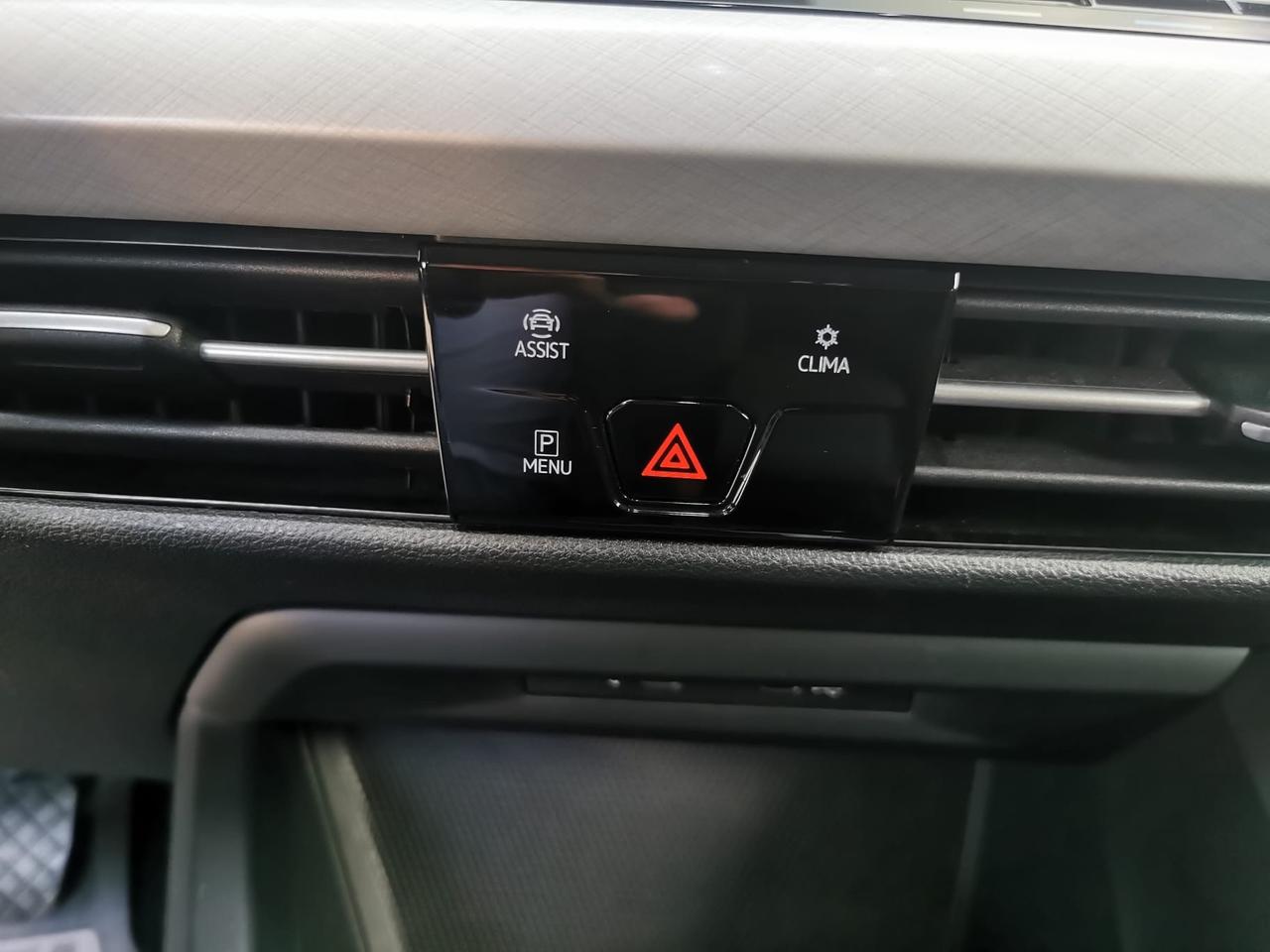 VW Golf 8 2.0 TDI 150 CV DSG SCR Life