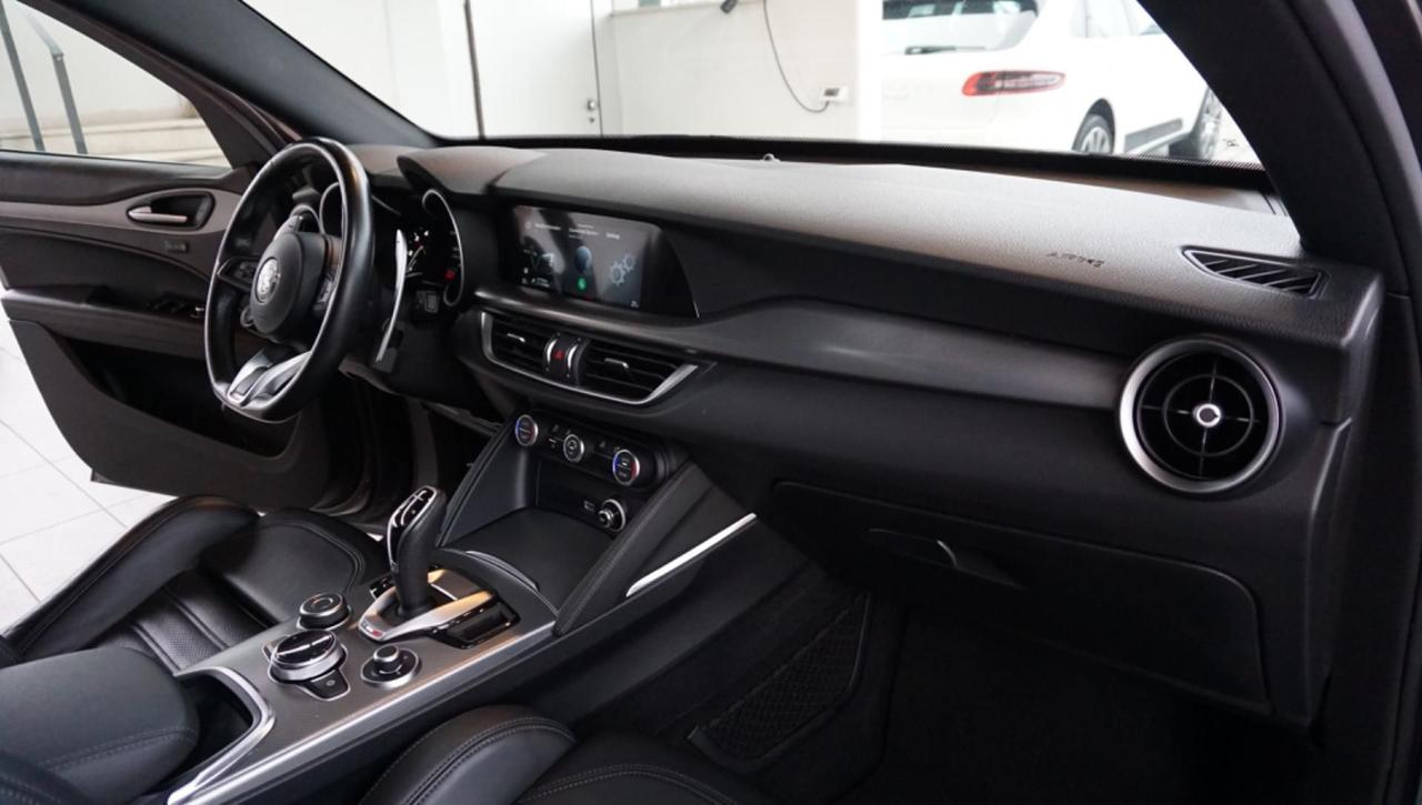 Alfa Romeo Stelvio 2.2 Turbodiesel 210 CV AT8 Q4 Veloce