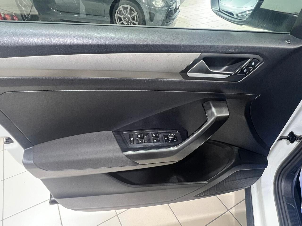 Volkswagen T-Roc 1.6 TDI SCR Business BlueMotion Technology