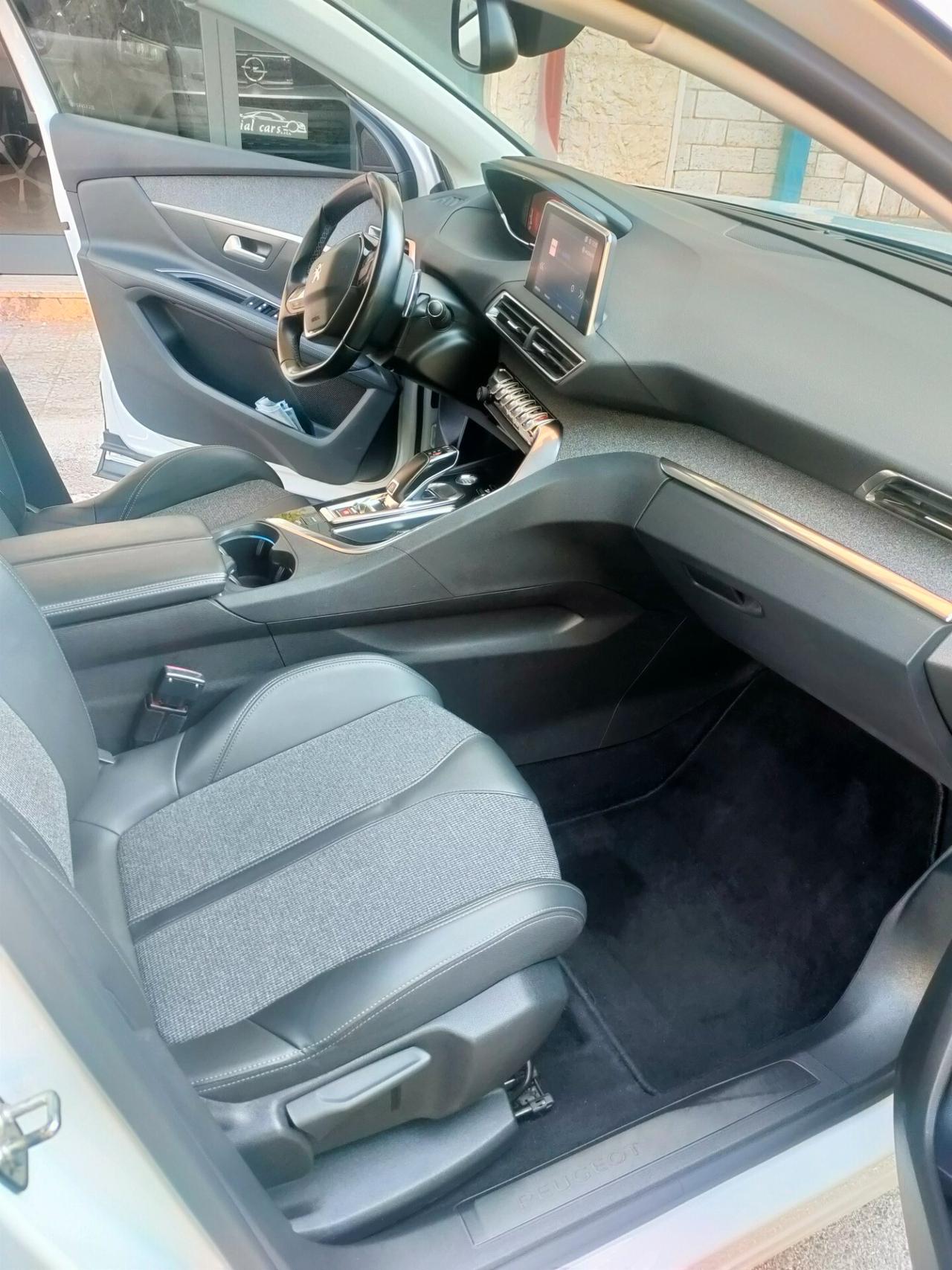 Peugeot 3008 BlueHDi 130 S&S EAT8 Allure