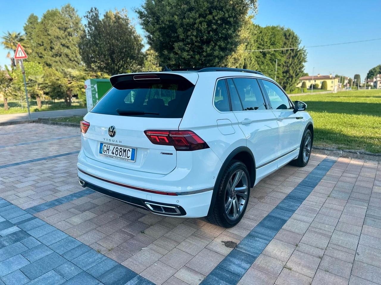 Volkswagen Tiguan 2.0 TDI 200 CV SCR DSG 4MOTION R-Line