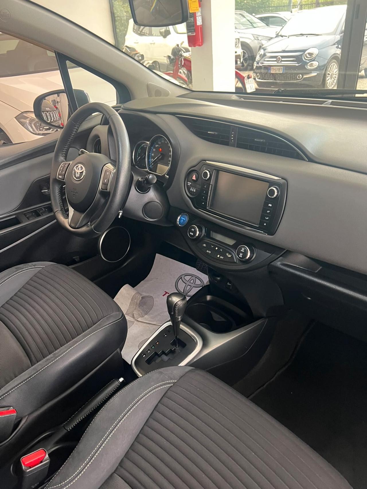 Toyota Yaris 1.5 Hybrid 5 porte Cool