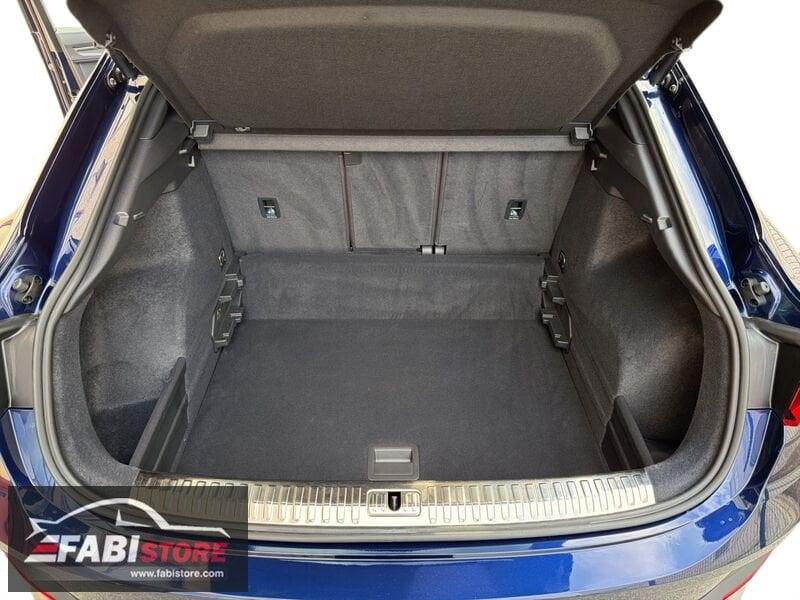 Audi Q3 Sportback 35 TDI 150 Cv S-Tronic S-Line interno ed esterno