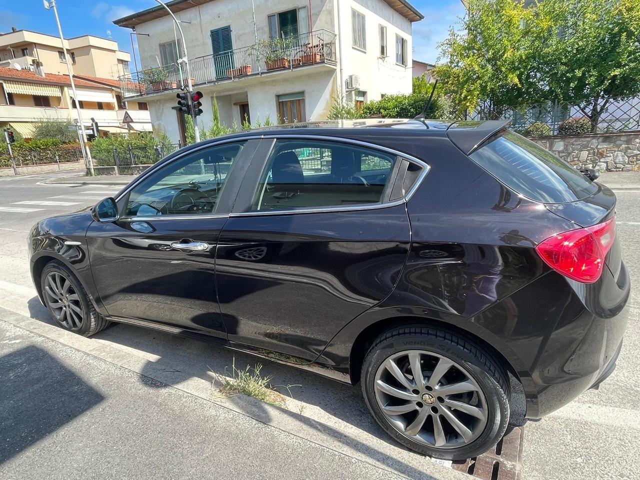 Alfa Romeo Giulietta 1.6 JTDm-2 105 CV Exclusive