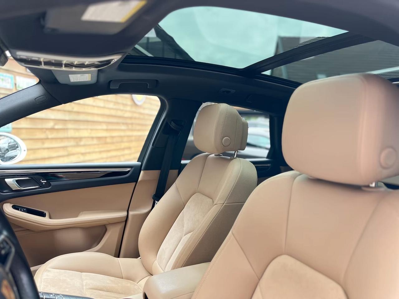 Porsche Macan 2.0 TETTO Navi LED SPORT CHRONO
