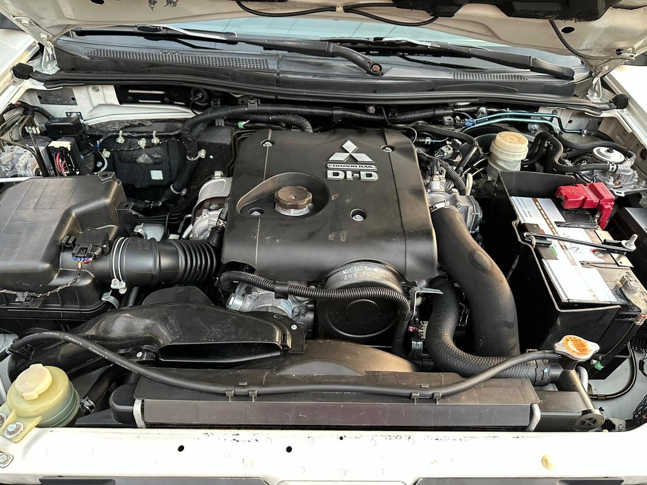 Mitsubishi L200 2.5 DI-D/178CV DC Intense Plus DPF