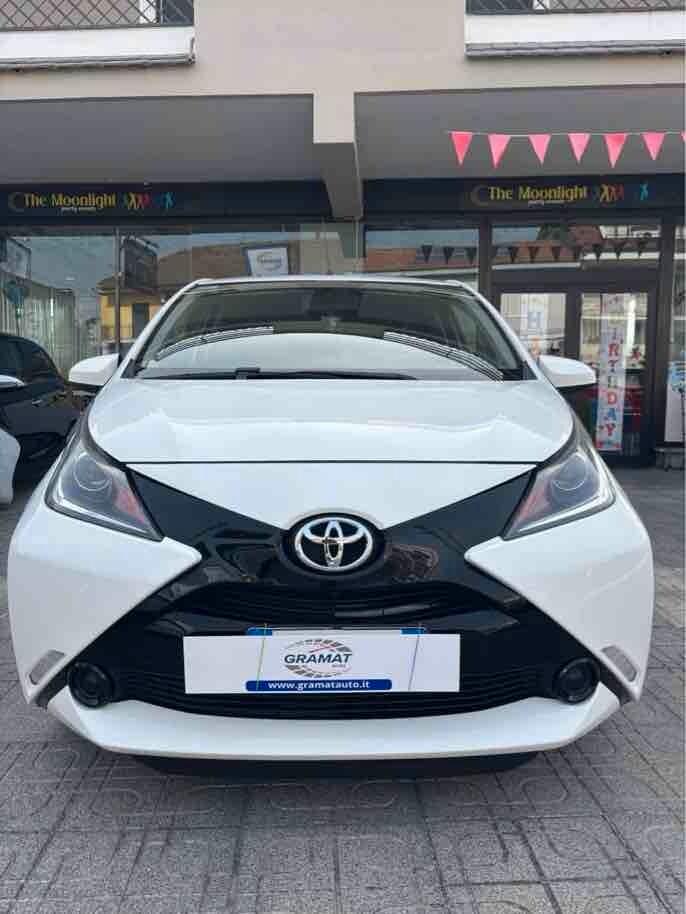 Toyota Aygo 1.0 VVT-i 69 CV 5 porte x-play TSS MMT