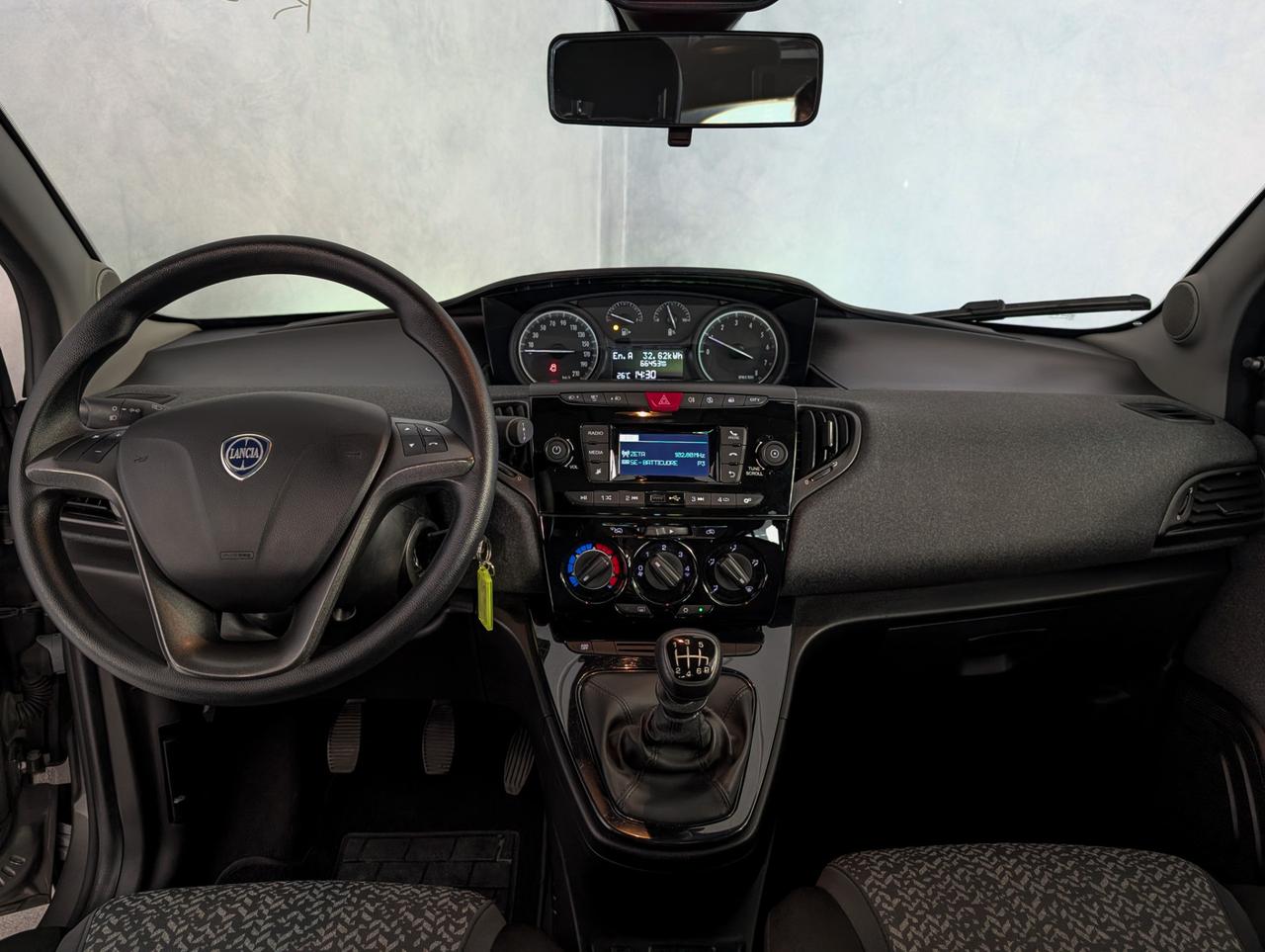 Lancia Ypsilon 1.0 Hybrid 70cv Silver