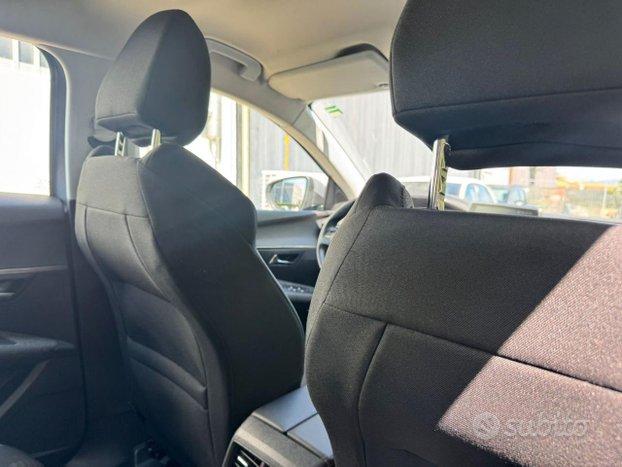 PEUGEOT 3008 BlueHDi 130 S&S EAT8 Allure