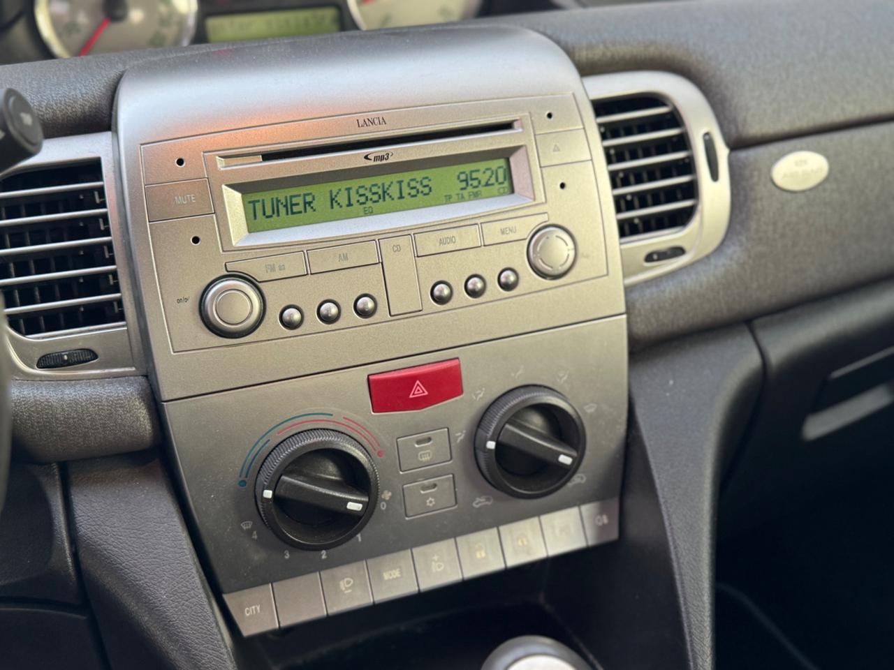 LANCIA YPSILON 1.2 60 CV PLATINO NEO PATENTATI