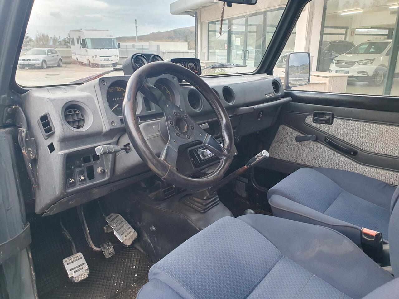 Suzuki SJ 413 SJ413 Berlina TA Autocarro