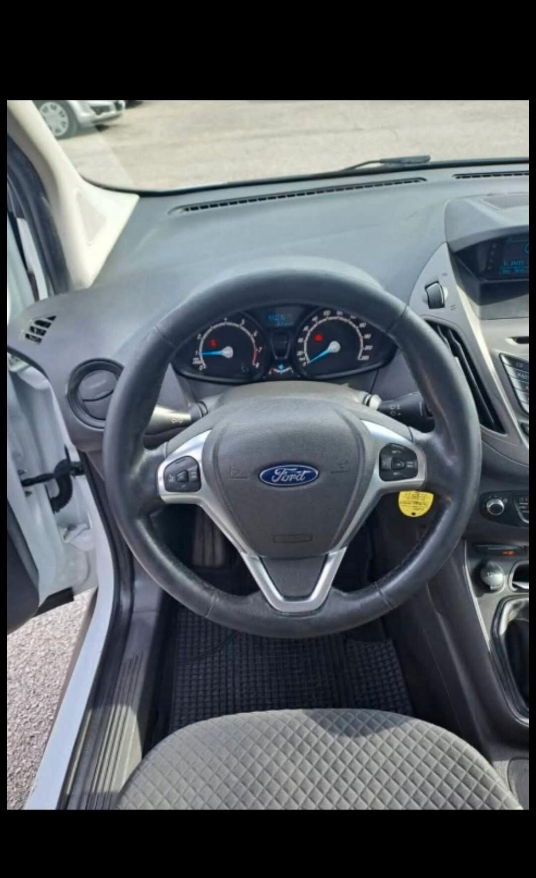 Ford Tourneo Courier 1.0 EcoBoost 100 CV Titanium