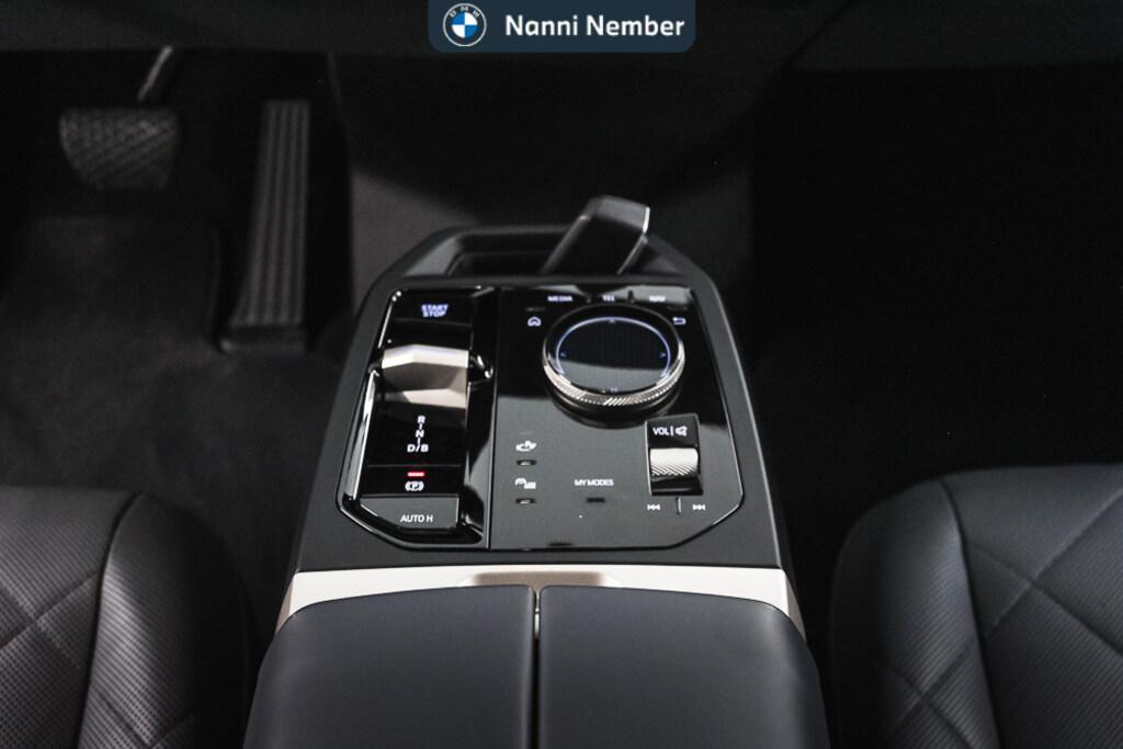 BMW iX 40 pacchetto sportivo xDrive