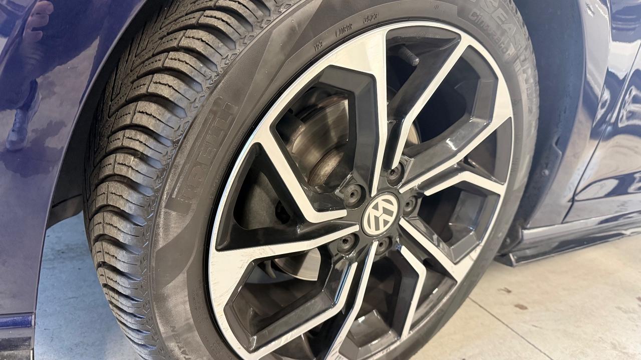 Volkswagen Golf 1.0 TSI 115 CV 5p. Sport R LINE