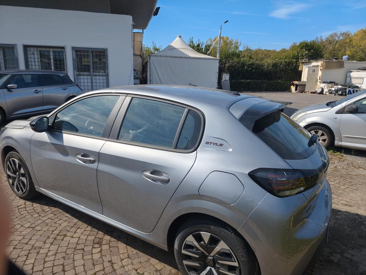 Peugeot 208 Hybrid 110 e-DCS6 5 porte Style