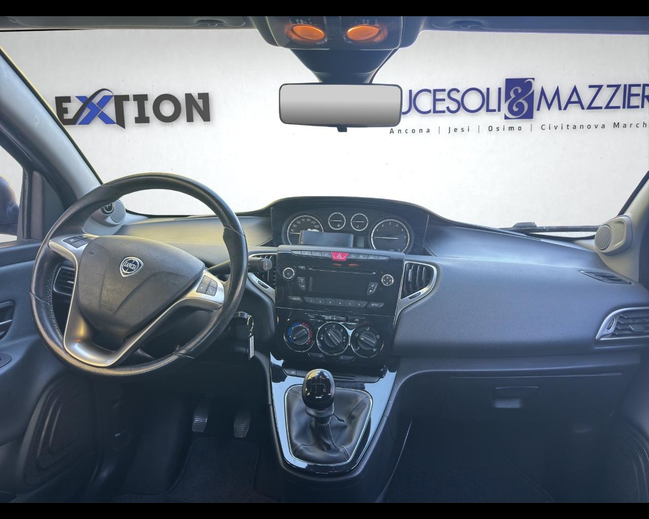 LANCIA Ypsilon 3ª serie - Ypsilon 1.2 69 CV 5 porte S&S Gold