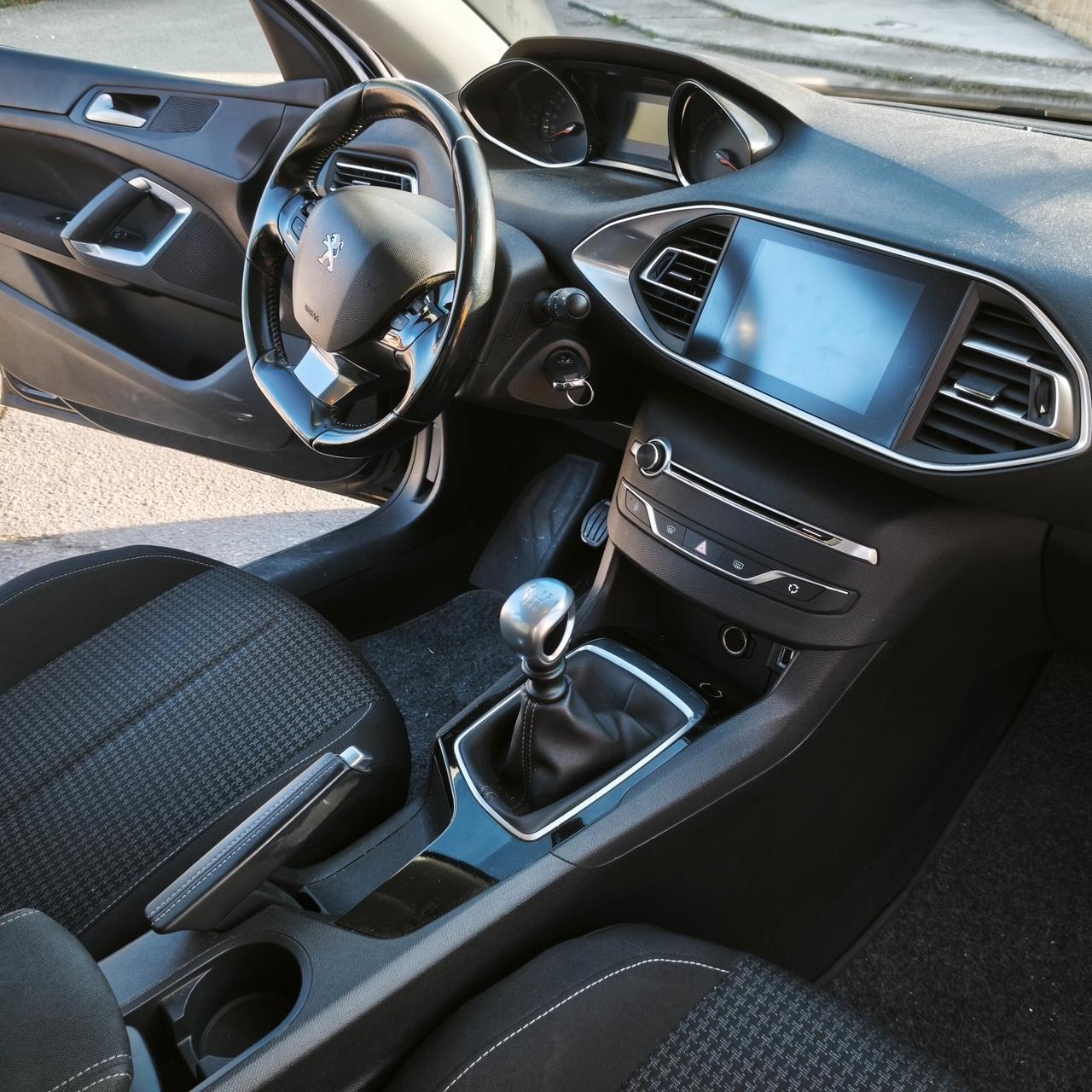 Peugeot 308 BlueHDi 130 S&S Business
