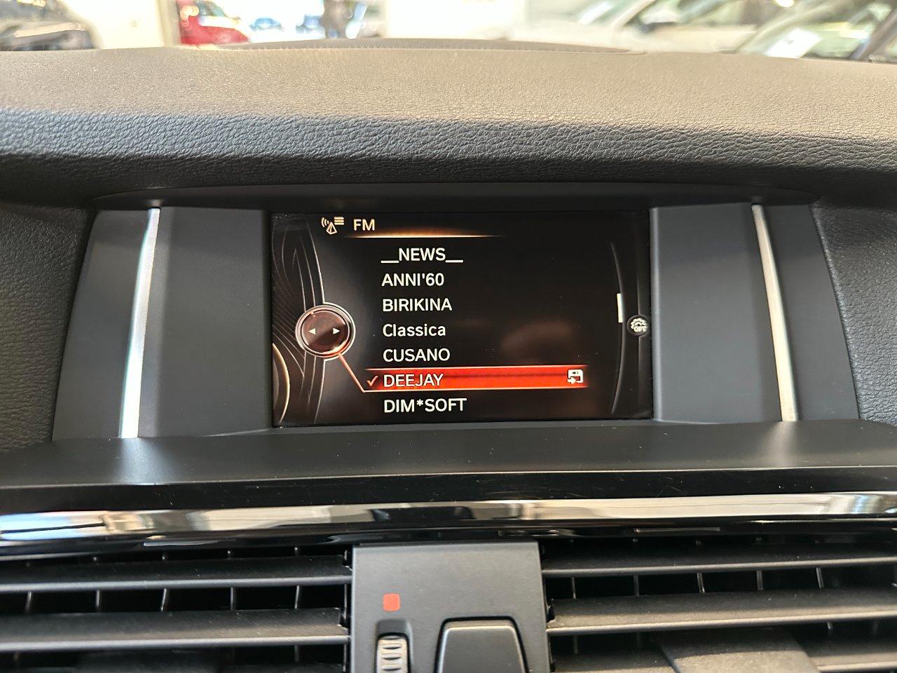 BMW X3 xdrive20d xLine - 18" - Navi - Keyless