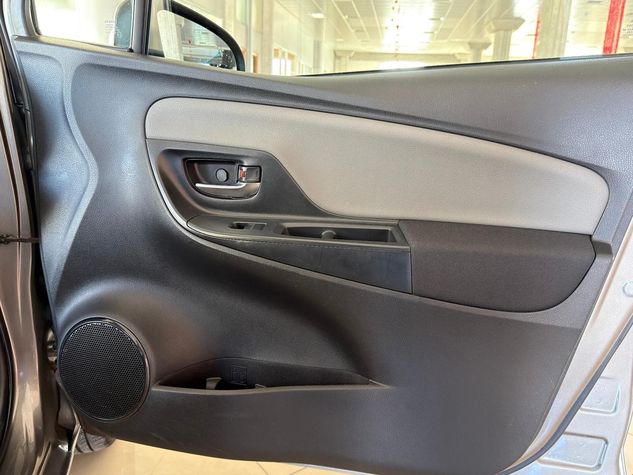 TOYOTA Yaris Active 5p - 1.0 Benz. 70cv E6