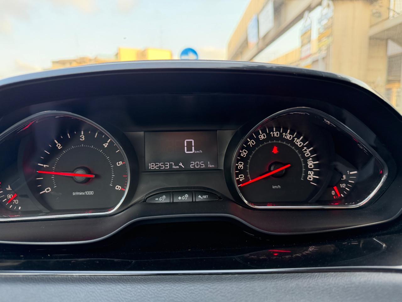 Peugeot 208 1.6 e-HDi 92 cavalli 2012