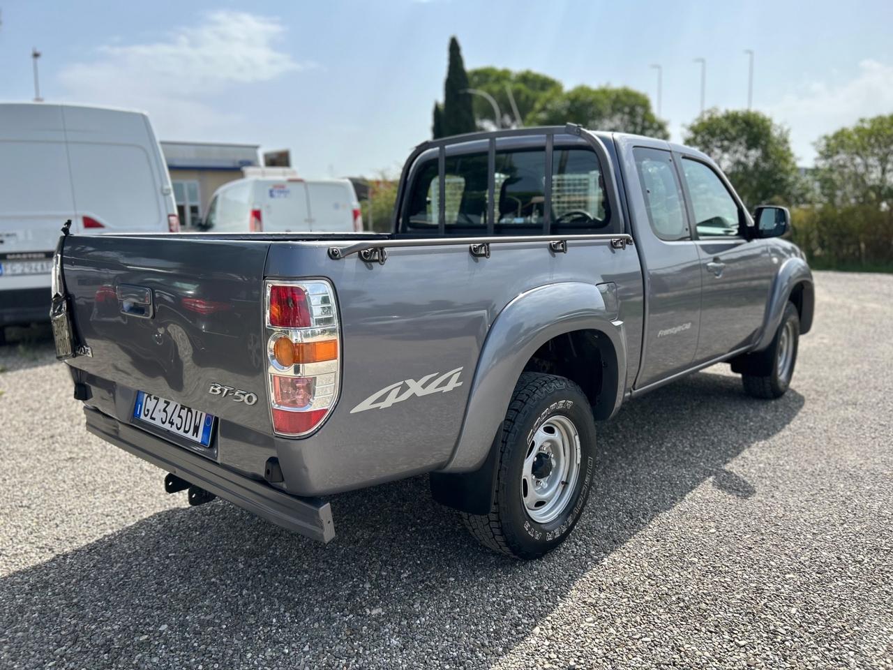 Mazda BT-50 2.5 TD cat 4x4 Freestyle Cab Hot Pick-up