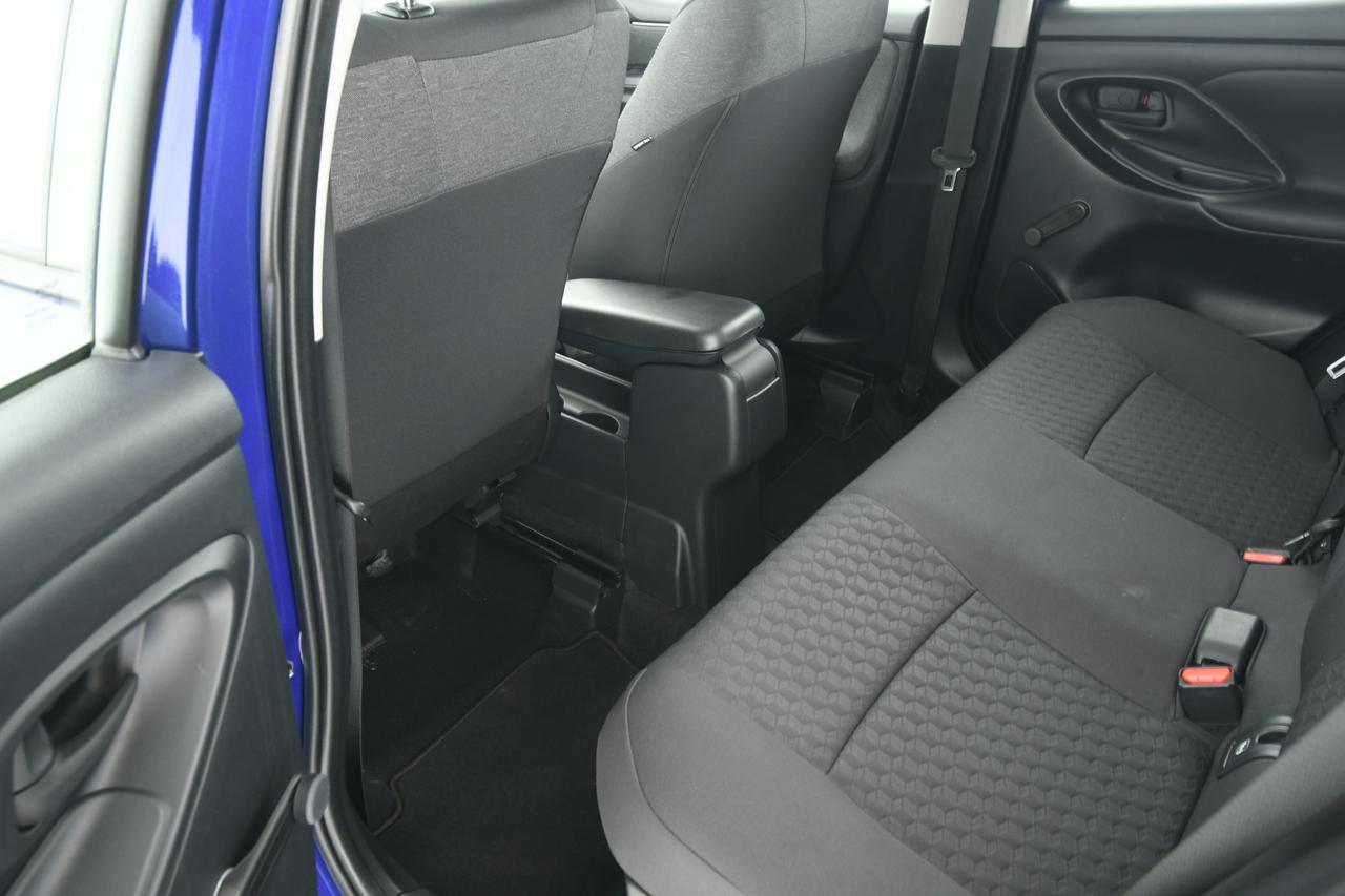 TOYOTA Yaris 1.5h Business CAMERA+ACC+APP CONNECT+NEOPATENTATI