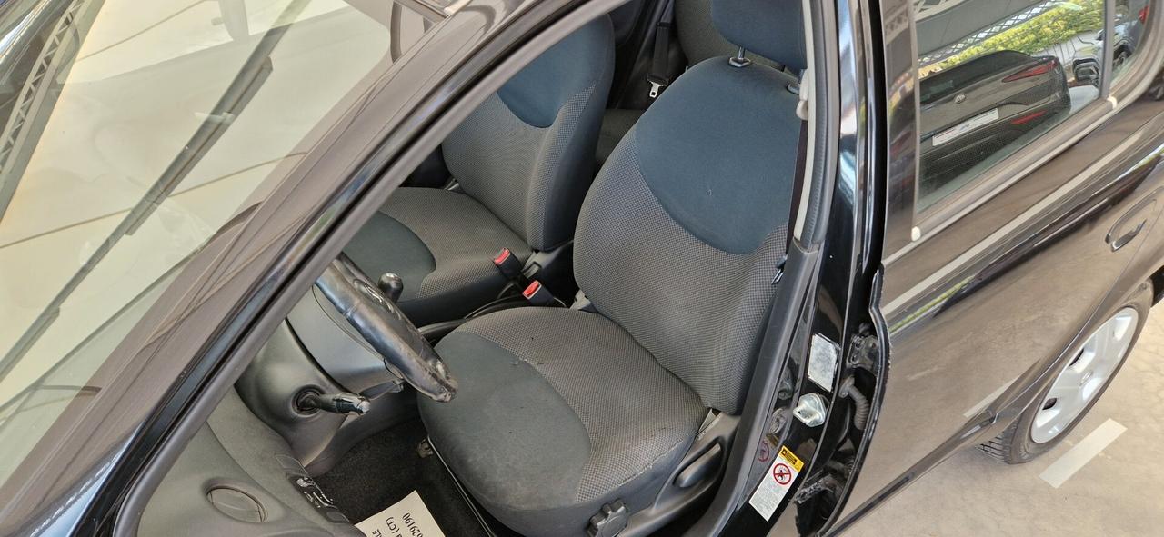 Toyota Yaris 1.4 D 75cv 5 porte Sol