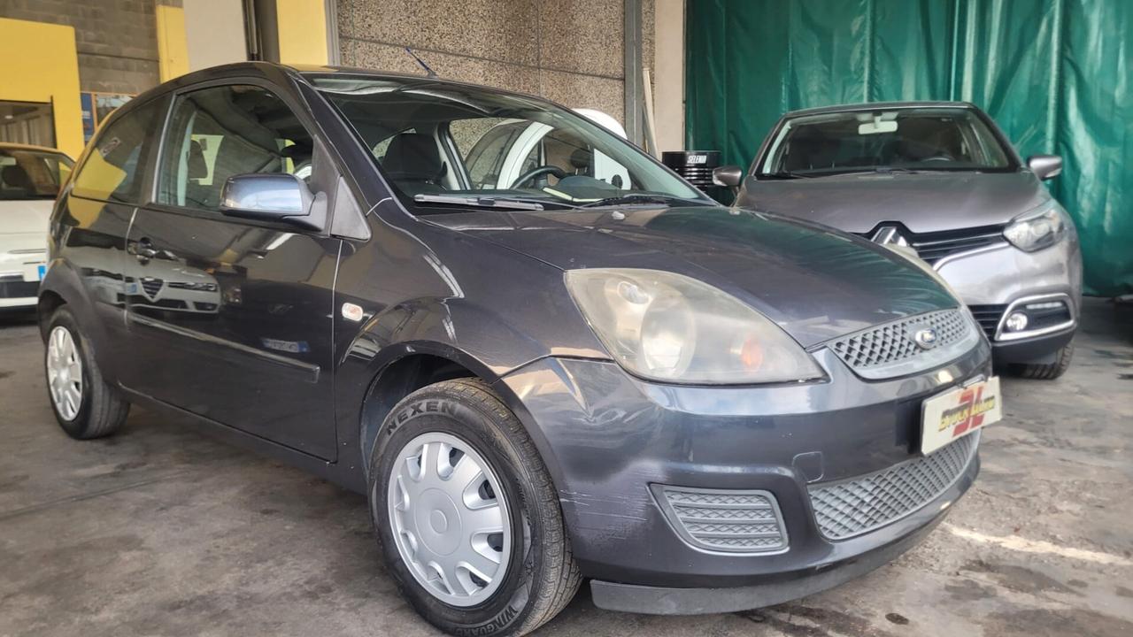 Ford Fiesta 1.2 BENZINA