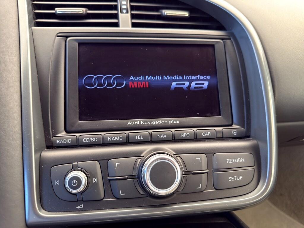 Audi R8 Coupe 4.2 V8 quattro r-tronic