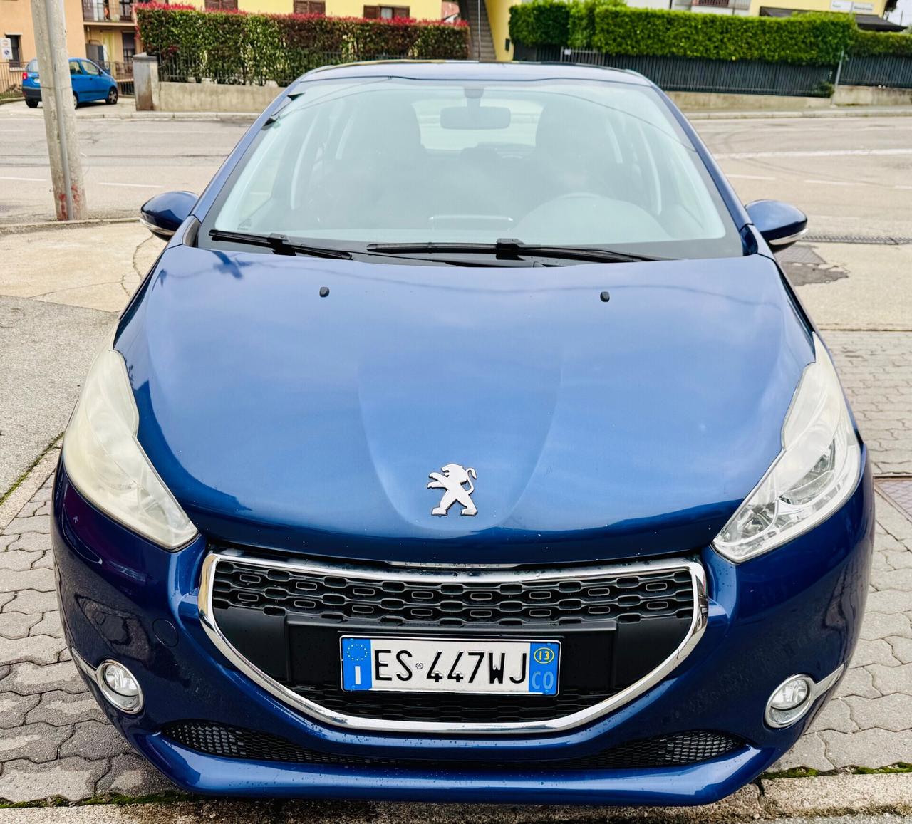 Peugeot 208 1.2 5porte Allure Ok Neopatentati