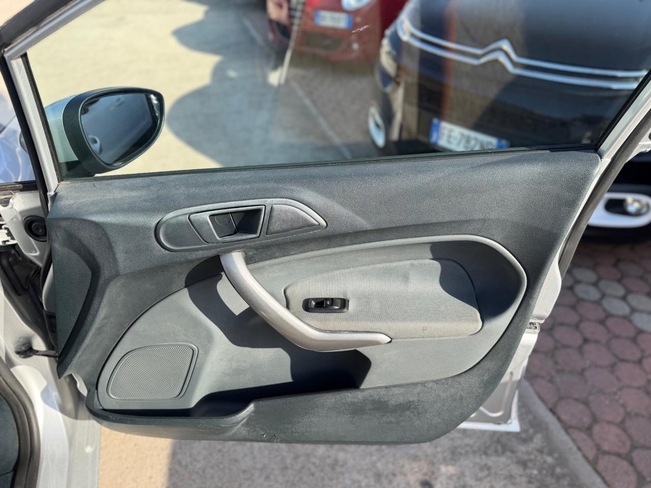 Ford Fiesta 1.4 TDCi 5p. Titanium Perfettamente funzionate