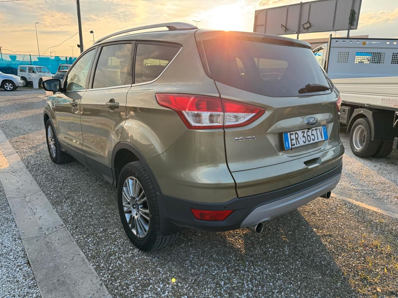 Ford Kuga 2.0 TDCi 140 CV 2WD Titanium DPF CAMBIO AUTOMATICO