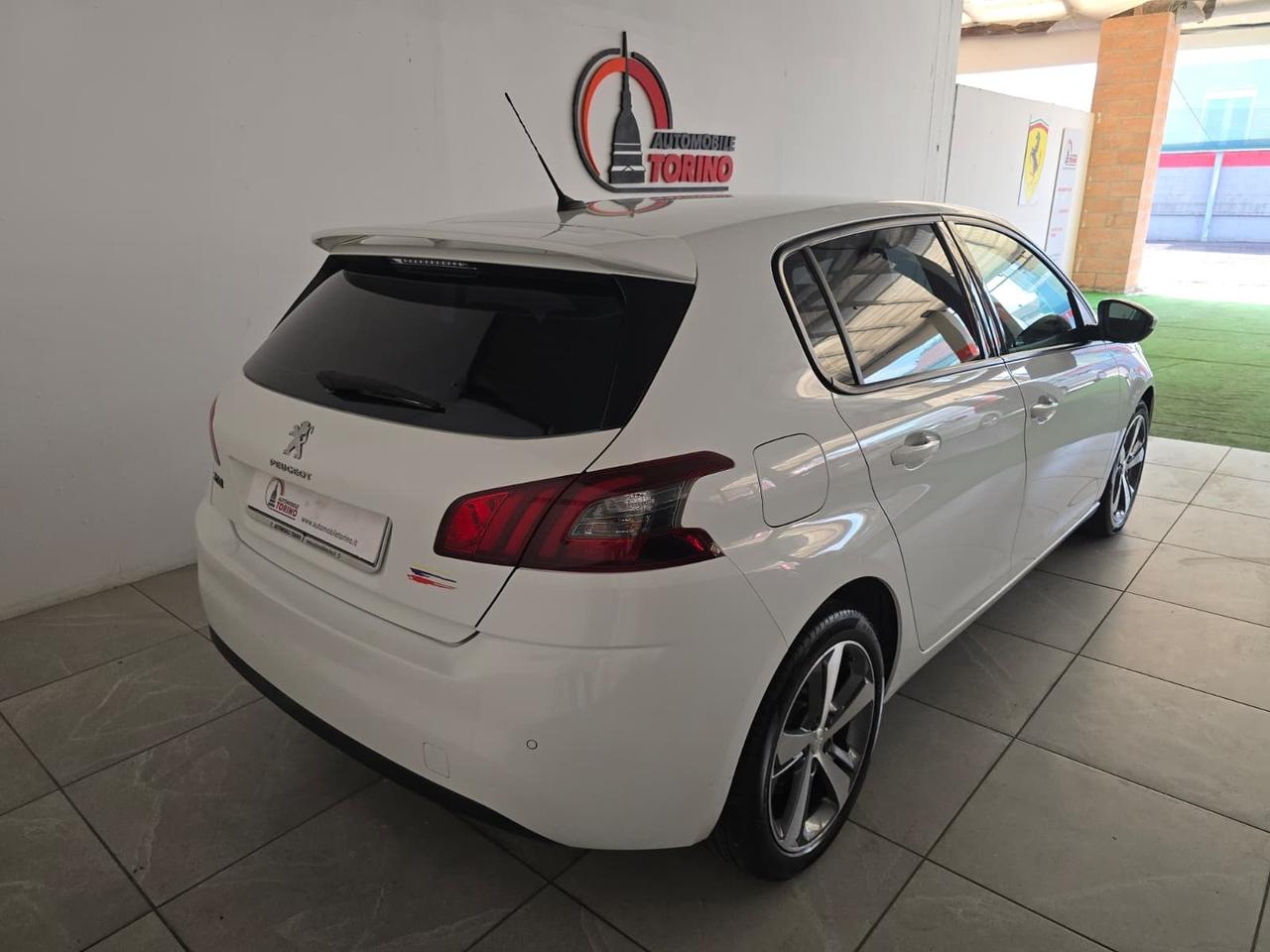 Peugeot 308 BlueHDi 100 S&S Style
