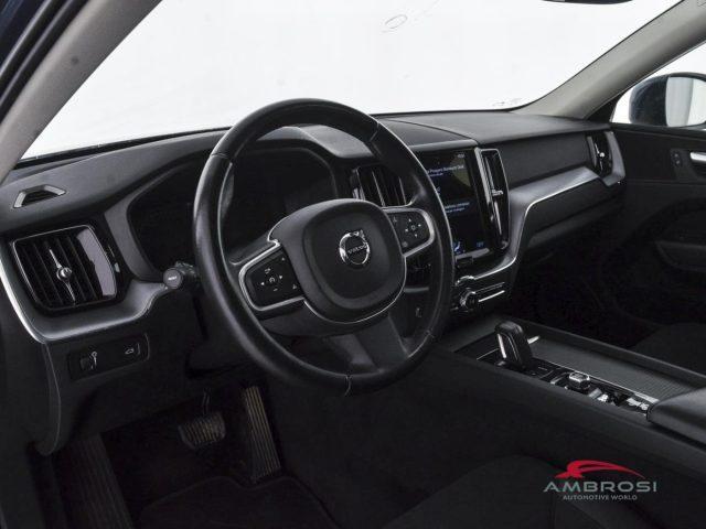 VOLVO XC60 B4 (d) AWD Geartronic Momentum Pro - AUTOCARRO N1
