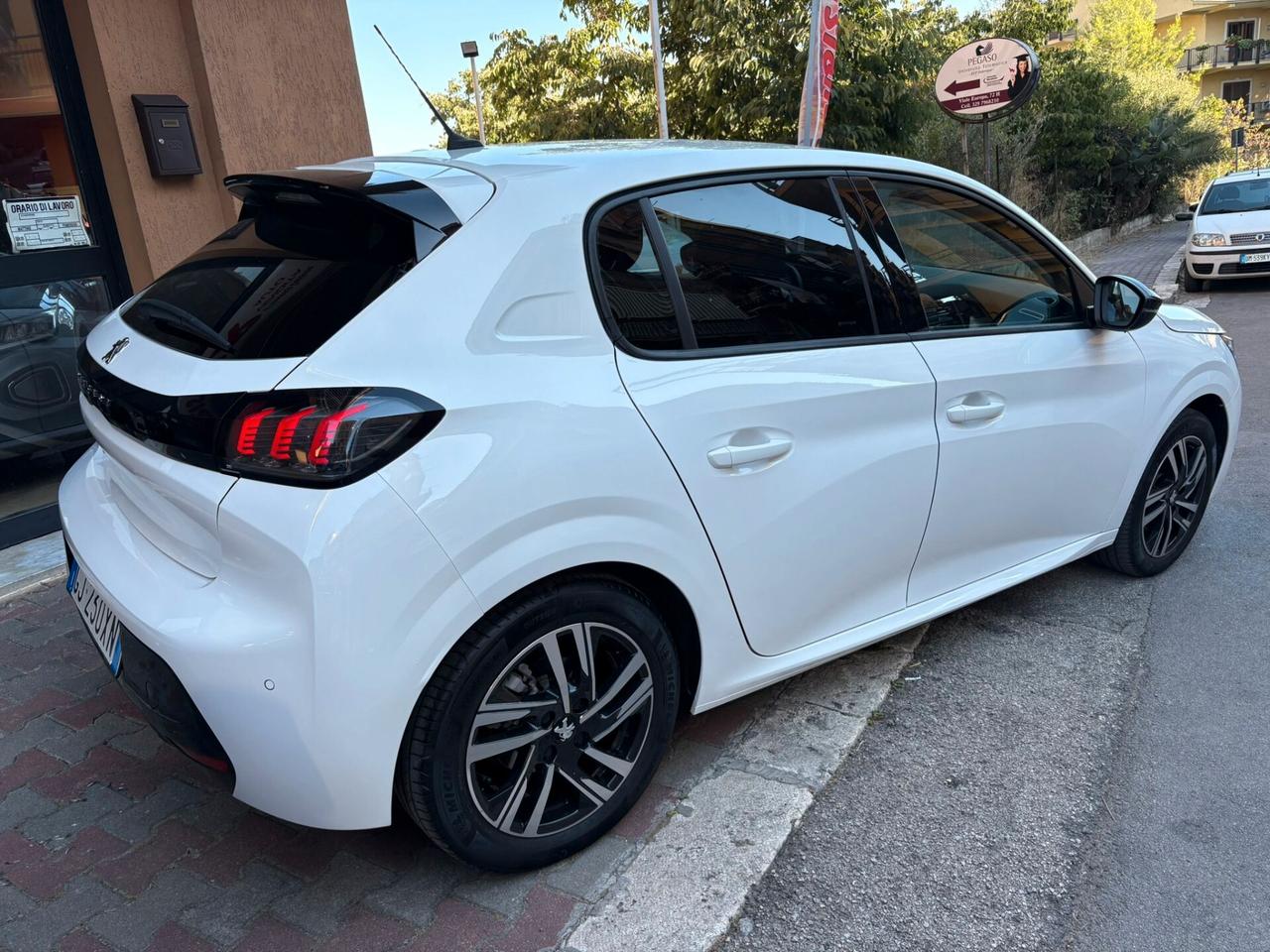 Peugeot 208 BlueHDi 100 Stop&Start 5 porte Allure Pack