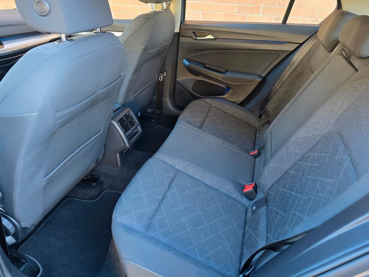 Volkswagen Golf 1.0 eTSI EVO DSG Life