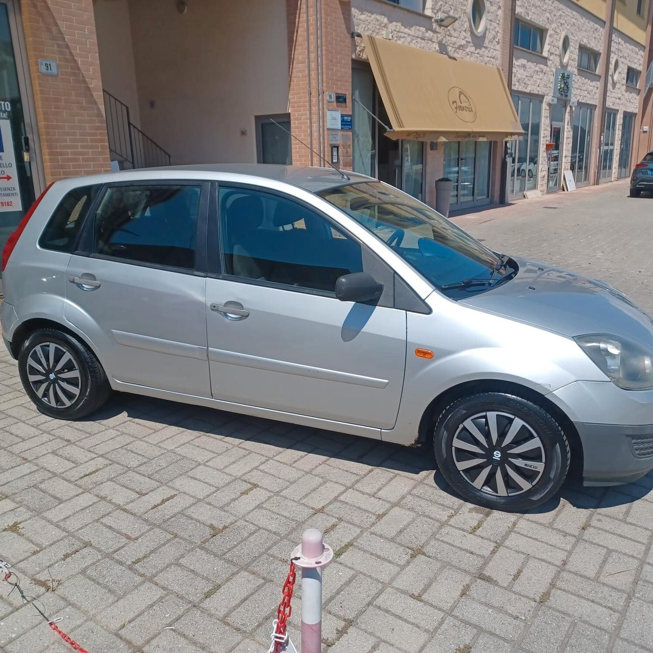150298 KM FIESTA 1.2 CONDIZIONI ECCELLENTI NEOPATENTATI