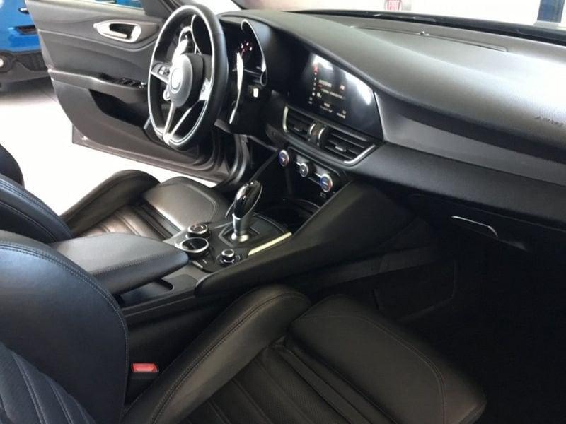 Alfa Romeo Giulia 2.2 Turbo AT8 210CV AWD Q4 Veloce my19